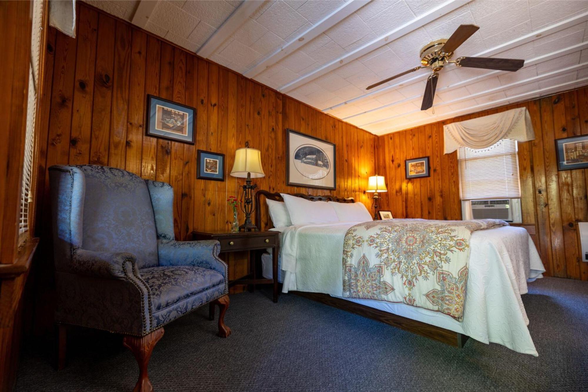Mountainaire Inn And Log Cabins โบลวิงร็อค ภายนอก รูปภาพ