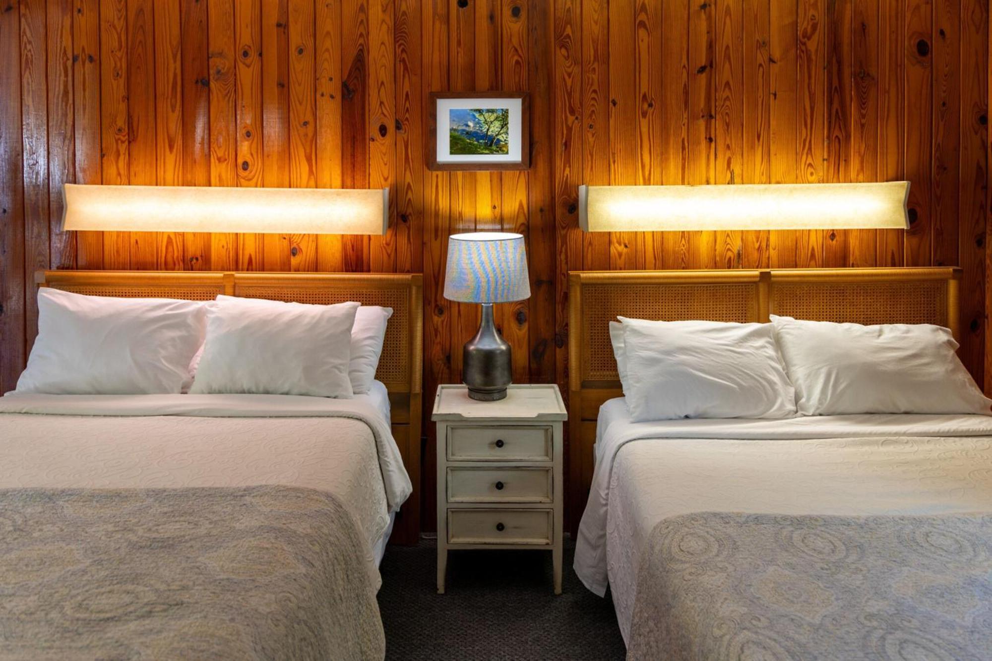 Mountainaire Inn And Log Cabins โบลวิงร็อค ภายนอก รูปภาพ