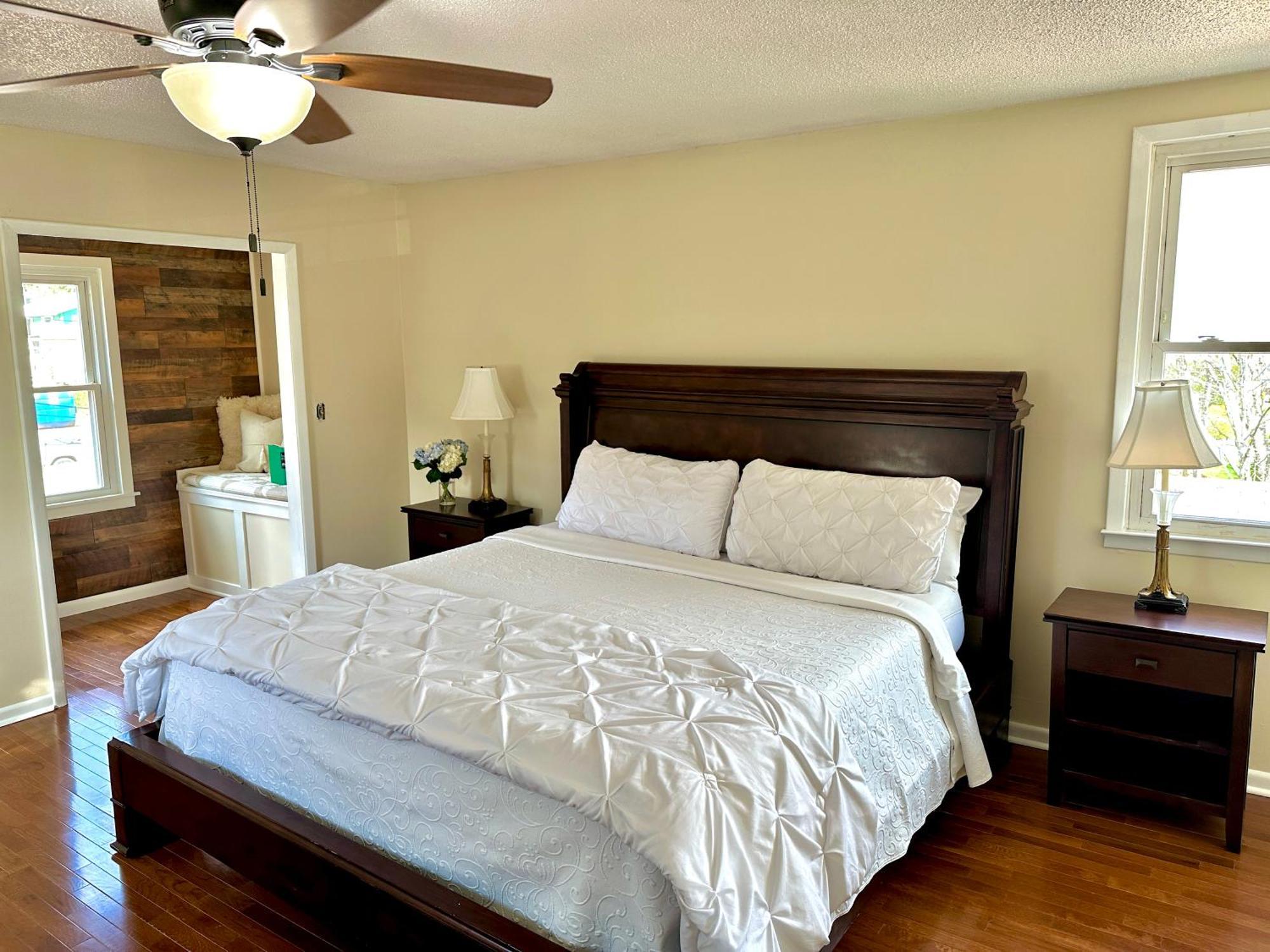 Mountainaire Inn And Log Cabins โบลวิงร็อค ภายนอก รูปภาพ