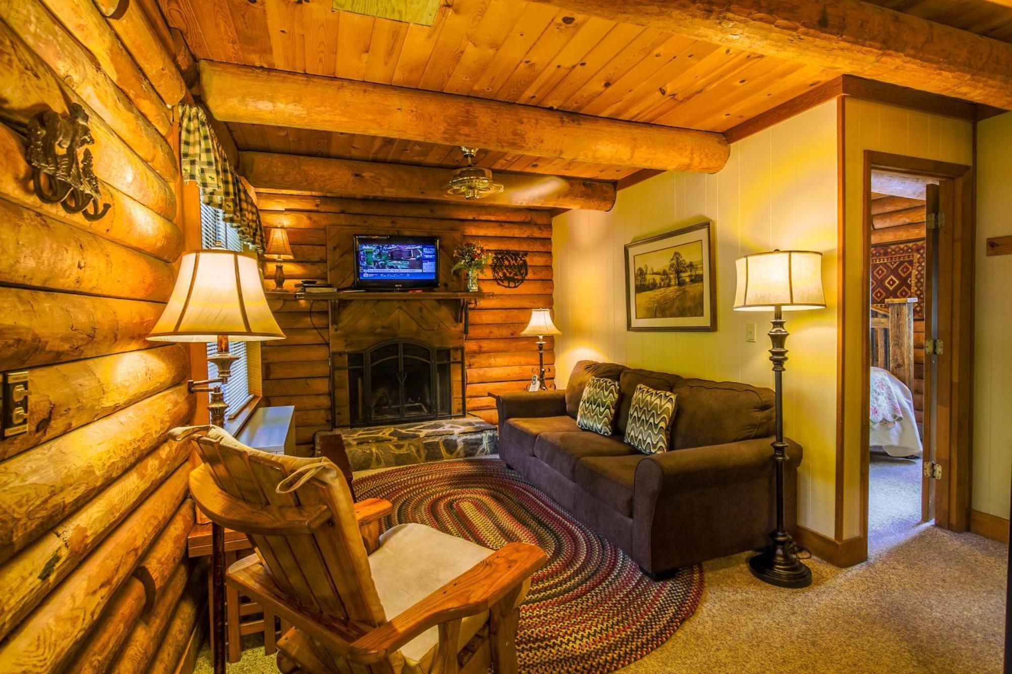 Mountainaire Inn And Log Cabins โบลวิงร็อค ภายนอก รูปภาพ